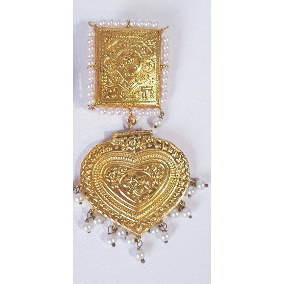 Traditional Statement  Golden Earrings with pearls, light weight - Picture 3 of 3